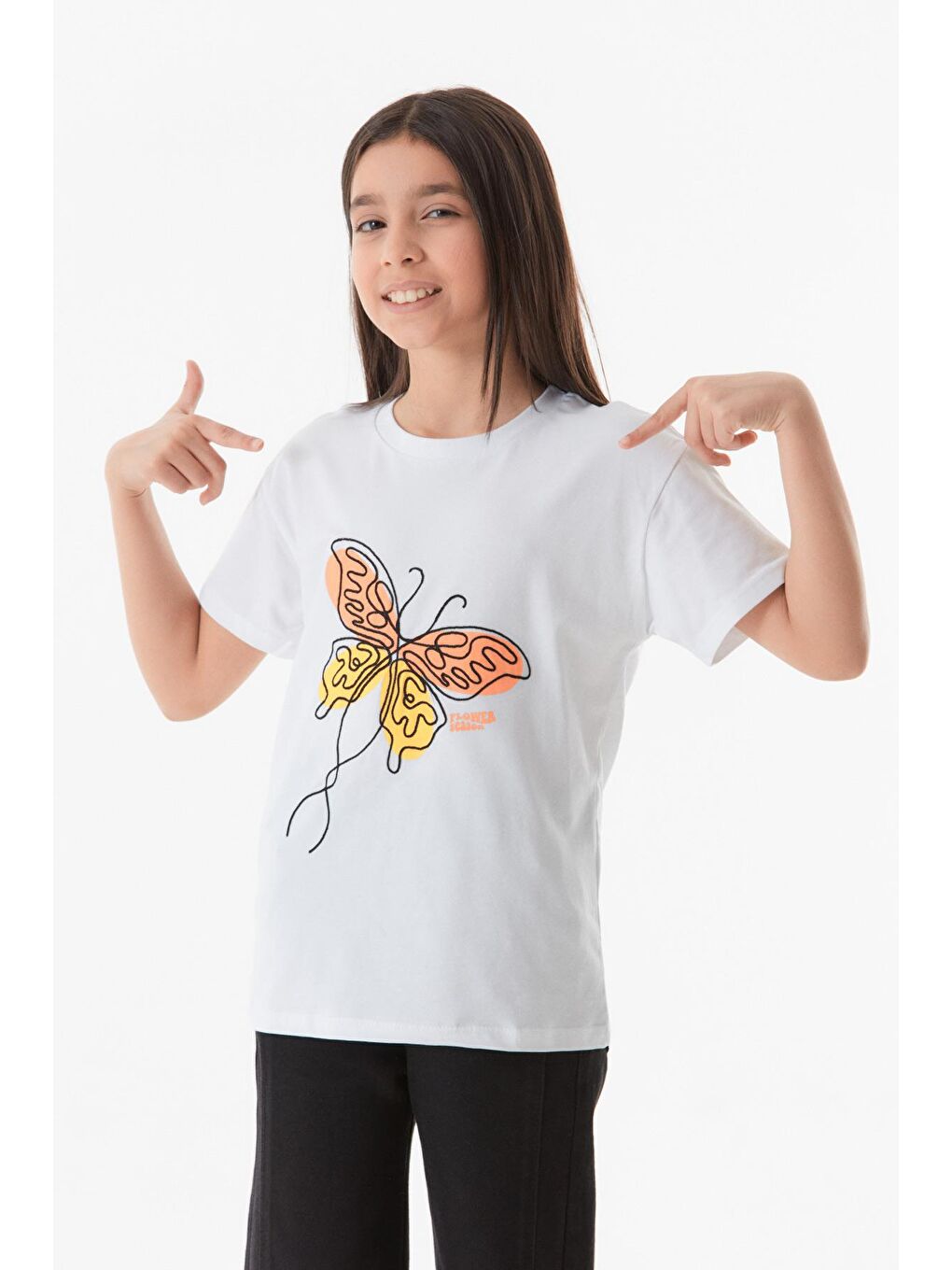Beyaz Kelebek Nakışlı Bisiklet Yaka Kız Çocuk Tişört-2