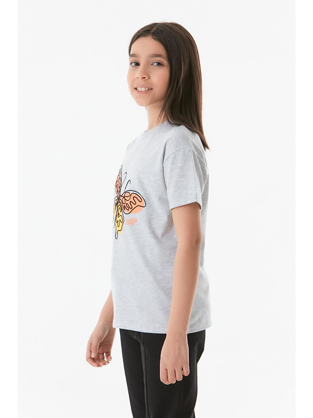 Gri Kelebek Nakışlı Bisiklet Yaka Kız Çocuk Tişört-2
