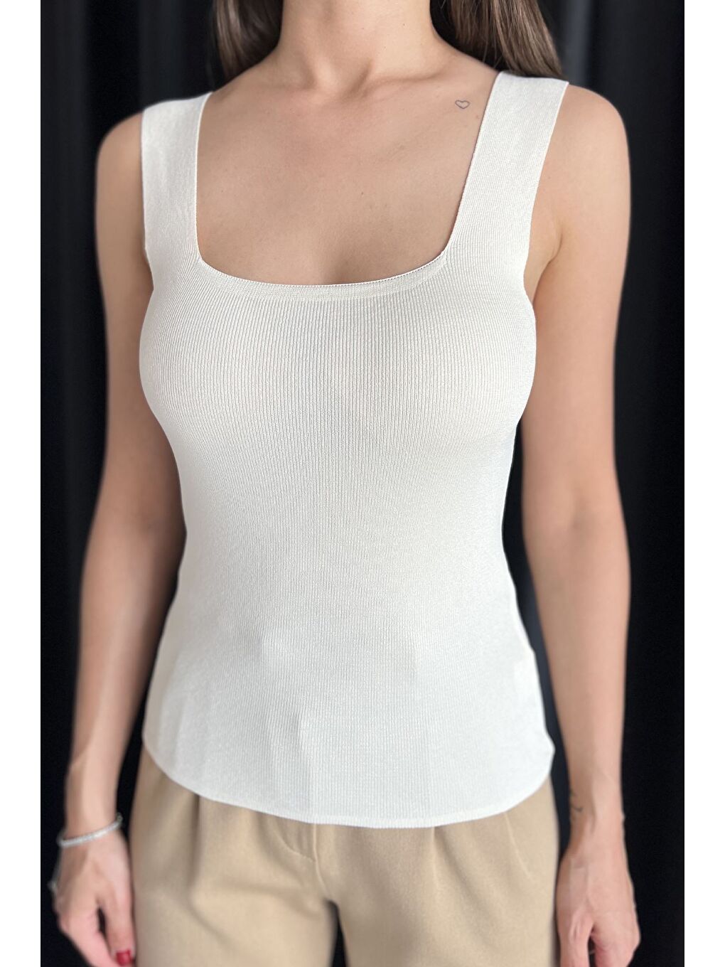 Ekru Kare Yaka Askılı Elastanlı Kadın Triko Bluz-3