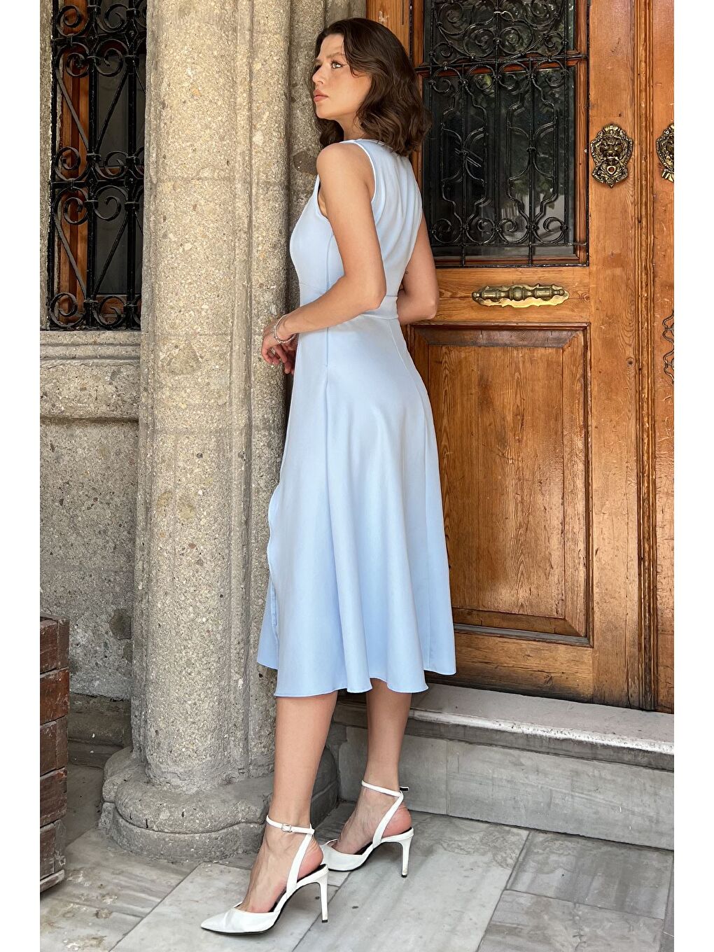 Mavi Kare Yaka Güllü Yan Yırtmaçlı Sıfır Kol Kiloş Elbise-3