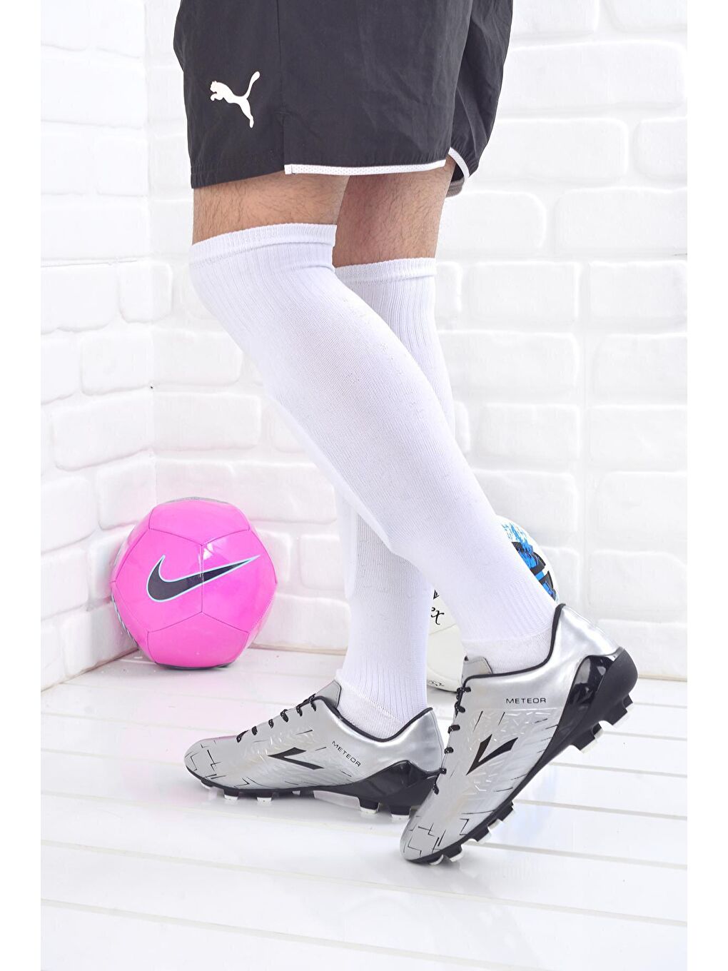 Gri Meteor Erkek Krampon Çim Saha Futbol Ayakkabısı