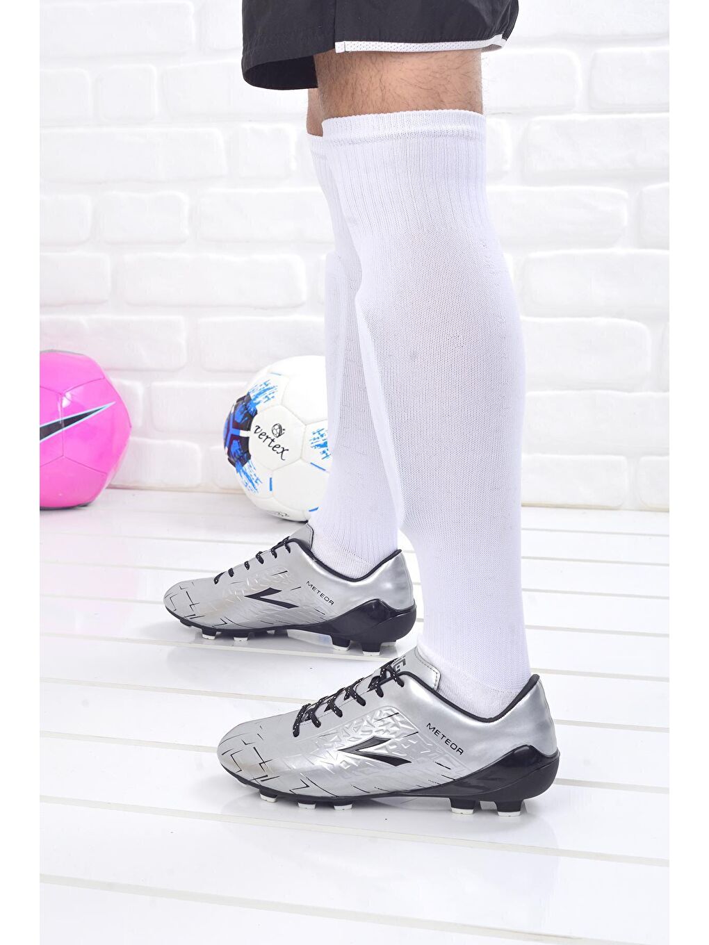 Gri Meteor Erkek Krampon Çim Saha Futbol Ayakkabısı-1