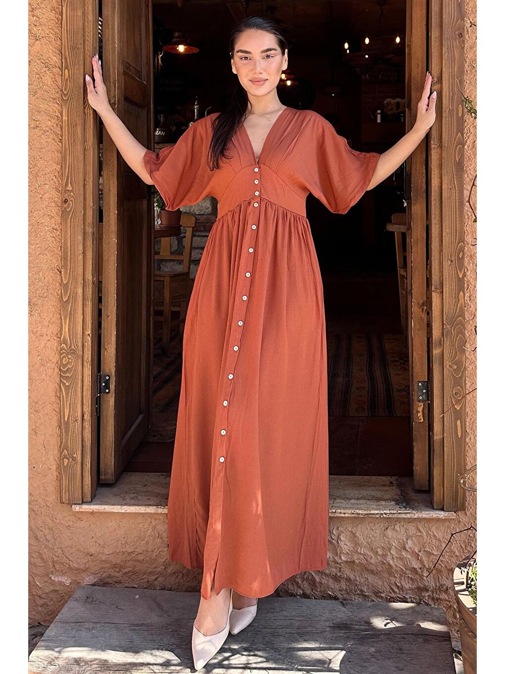 Kahverengi Kiremit V Yaka Düğmeli Elbise Mg2339