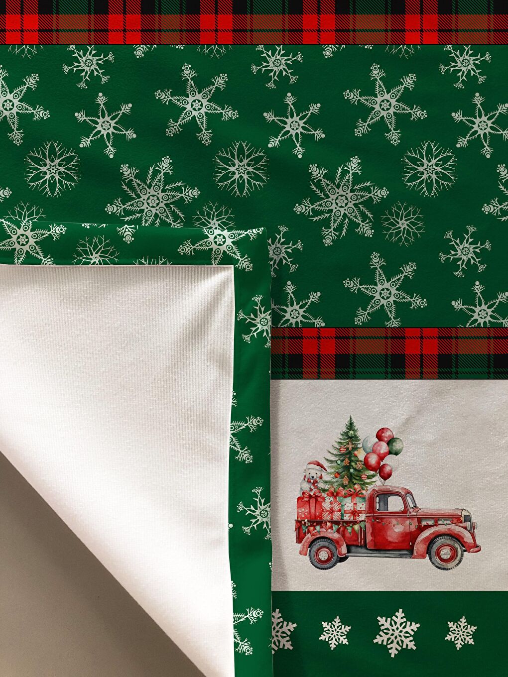 Karışık Yılbaşı Desenli Kadife Doku Masa Örtüsü-1