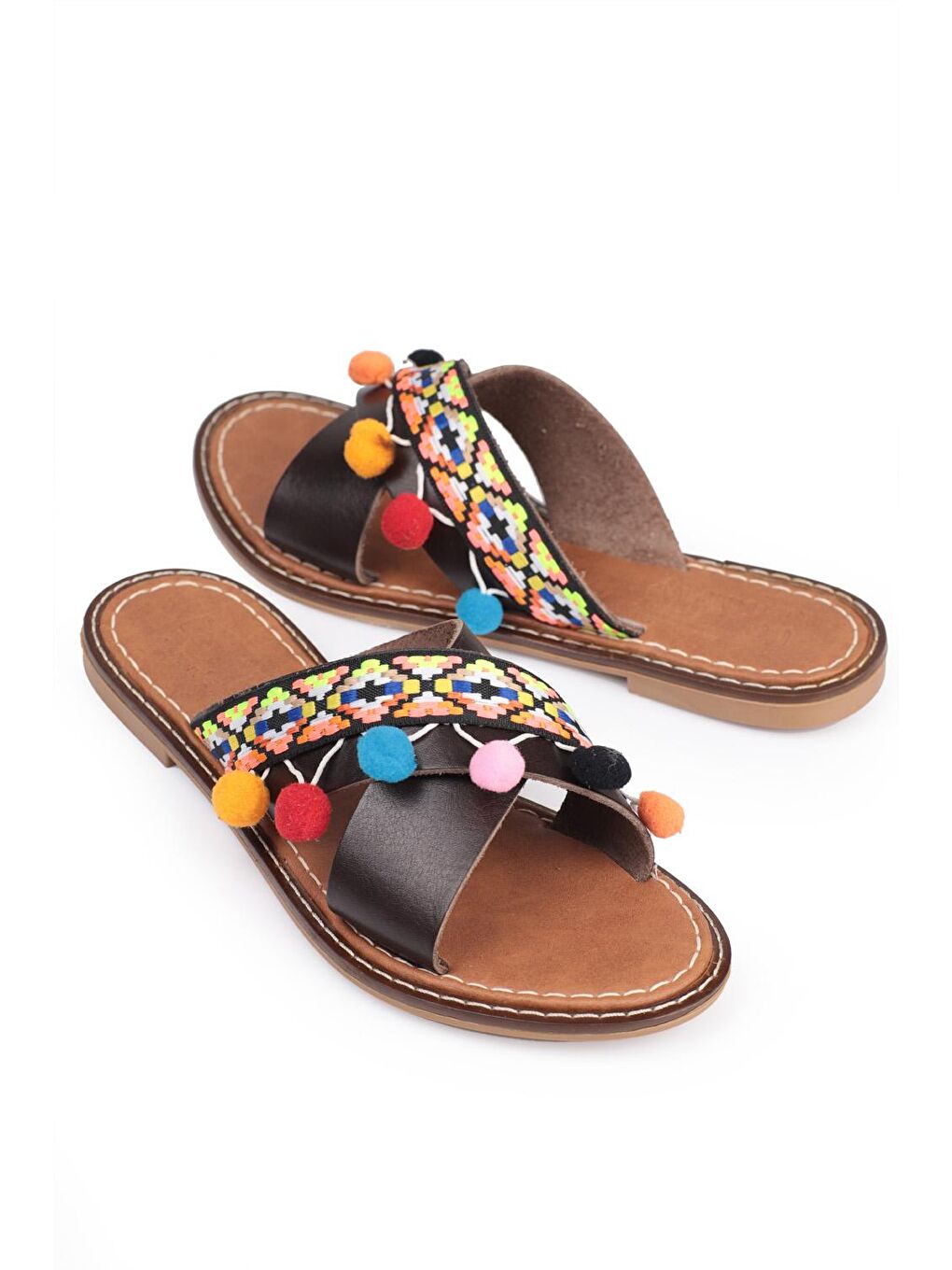 Kahverengi 8084 Hakiki Deri Ponponlu Kadın Terlik