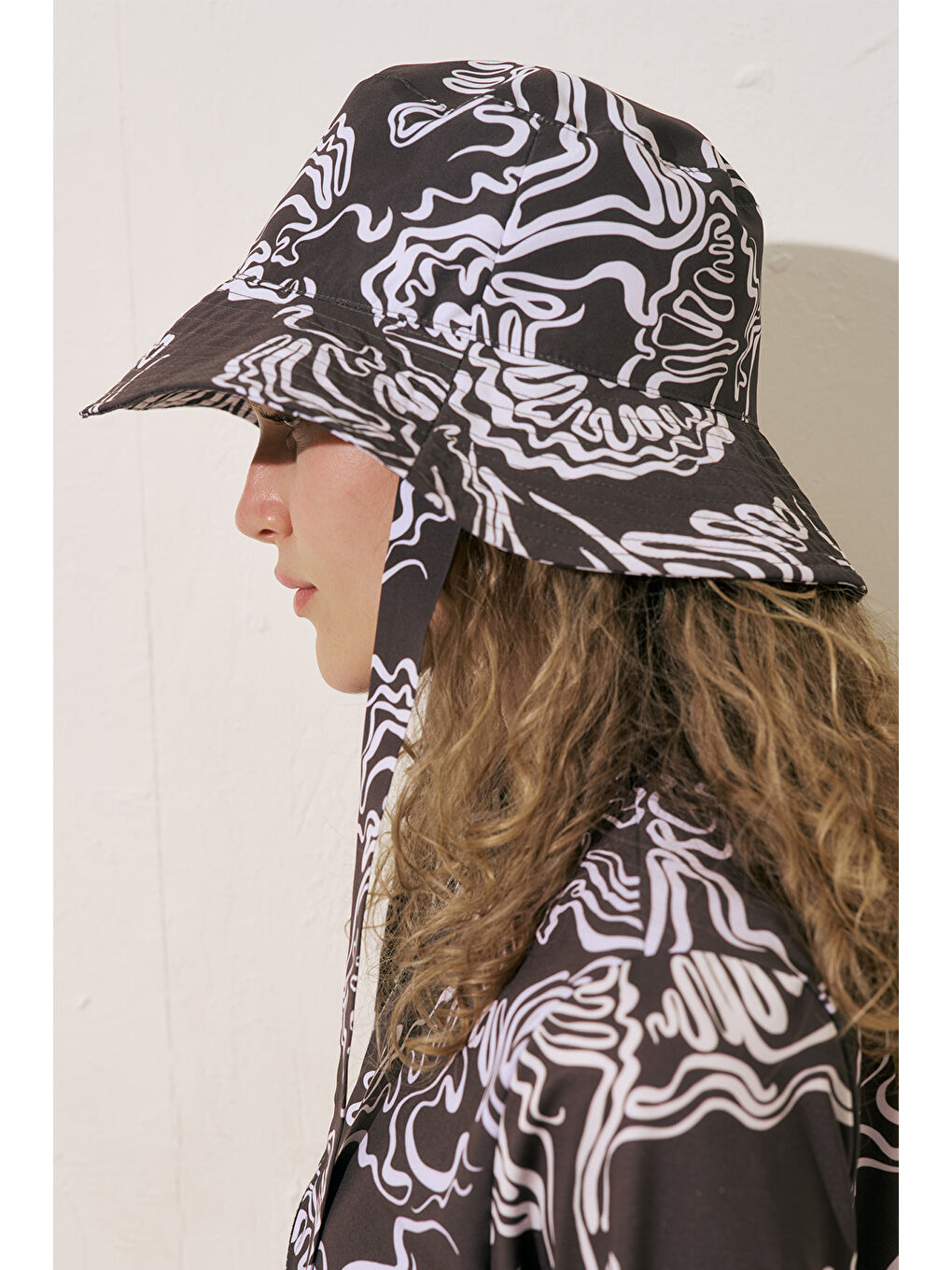 Siyah Bağlamalı Bucket Şapka Alea-1