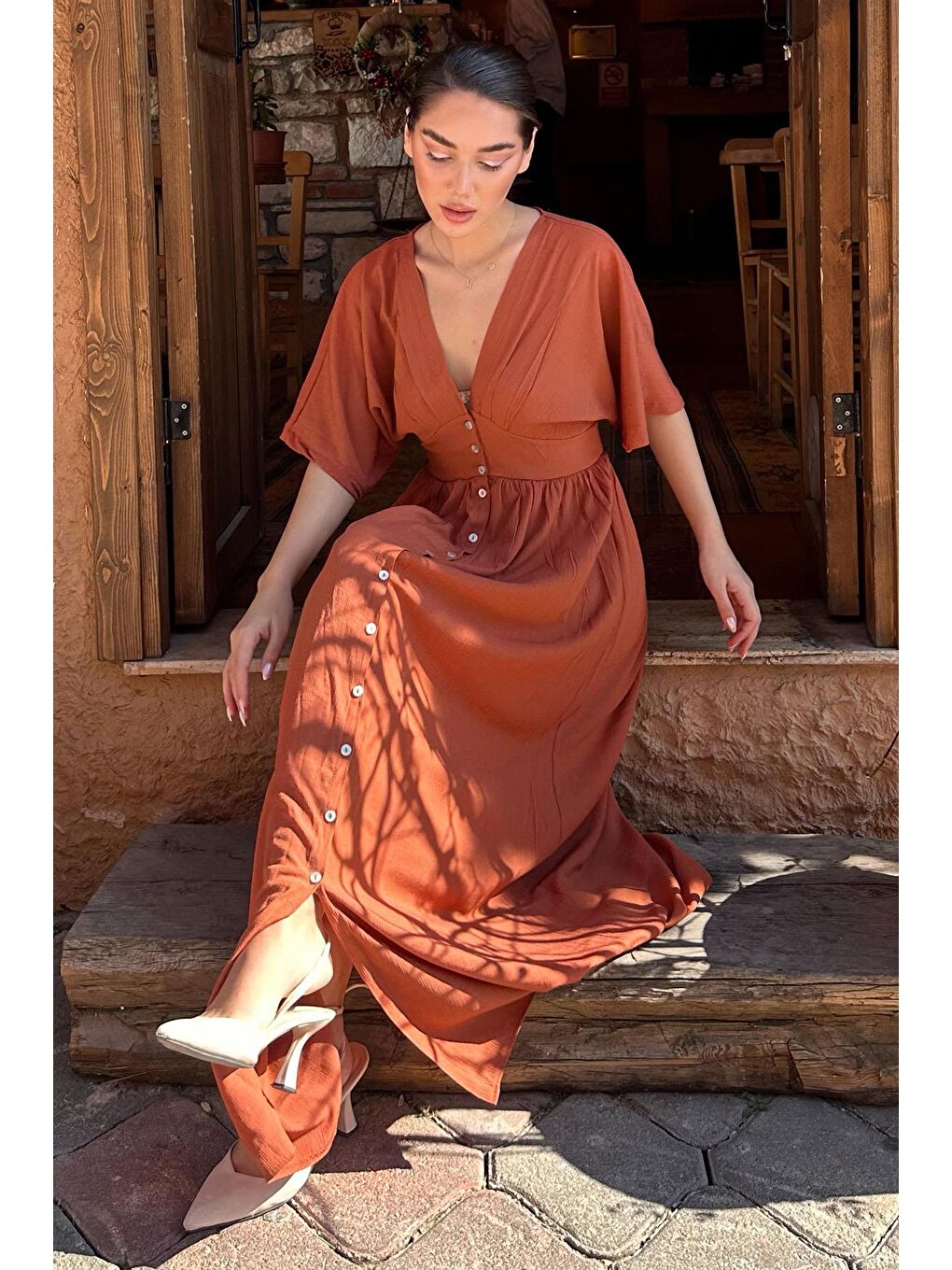 Kahverengi Kiremit V Yaka Düğmeli Elbise Mg2339-2