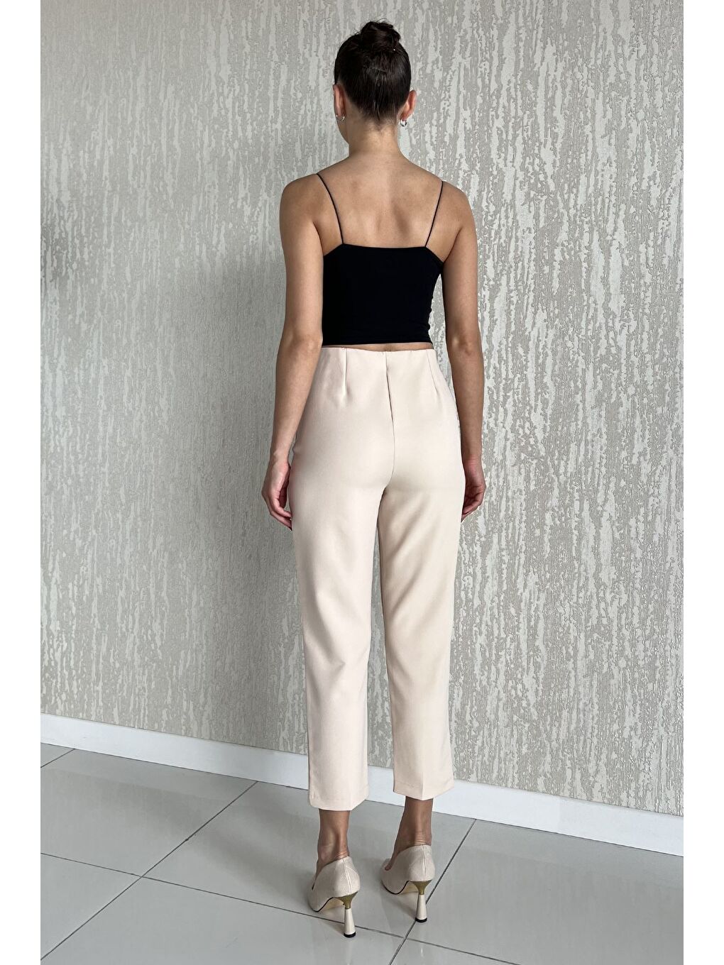 Bej Ön Çimalı Bel Lastikli Kadın Dar Paça Pantolon-2