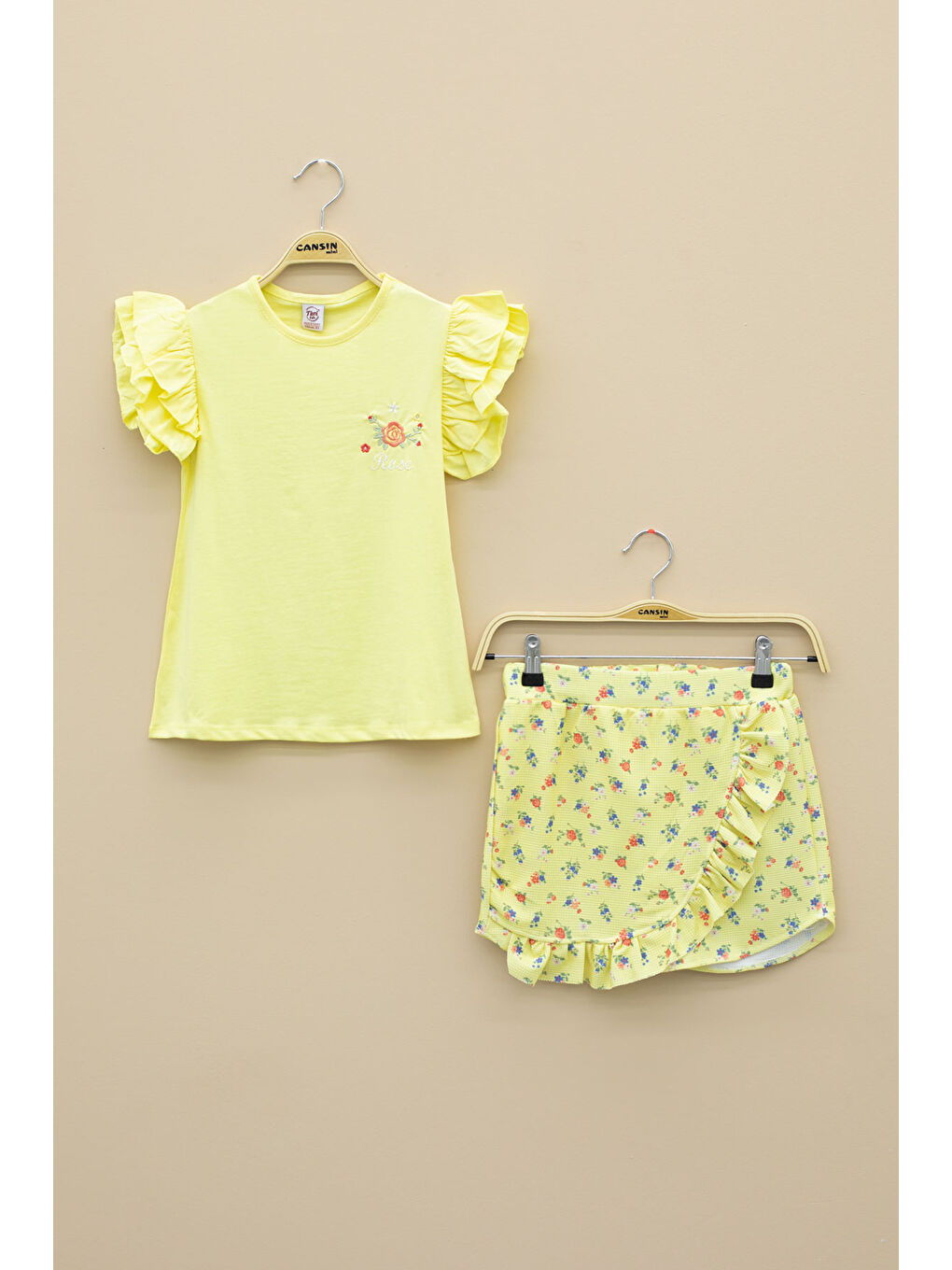 Sarı Kolları Fırfırlı Çiçek Desenli Şort Etekli 2'li Takım 20719