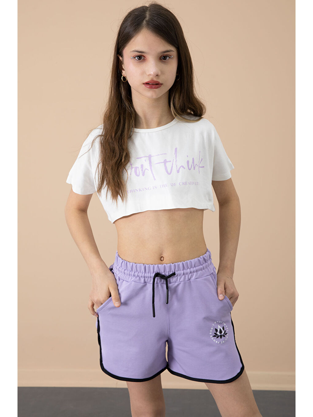 Lila Yanları Yırtmaçlı Çiçek Baskılı Beli Lastikli Kız Çocuk Şort 20737-1