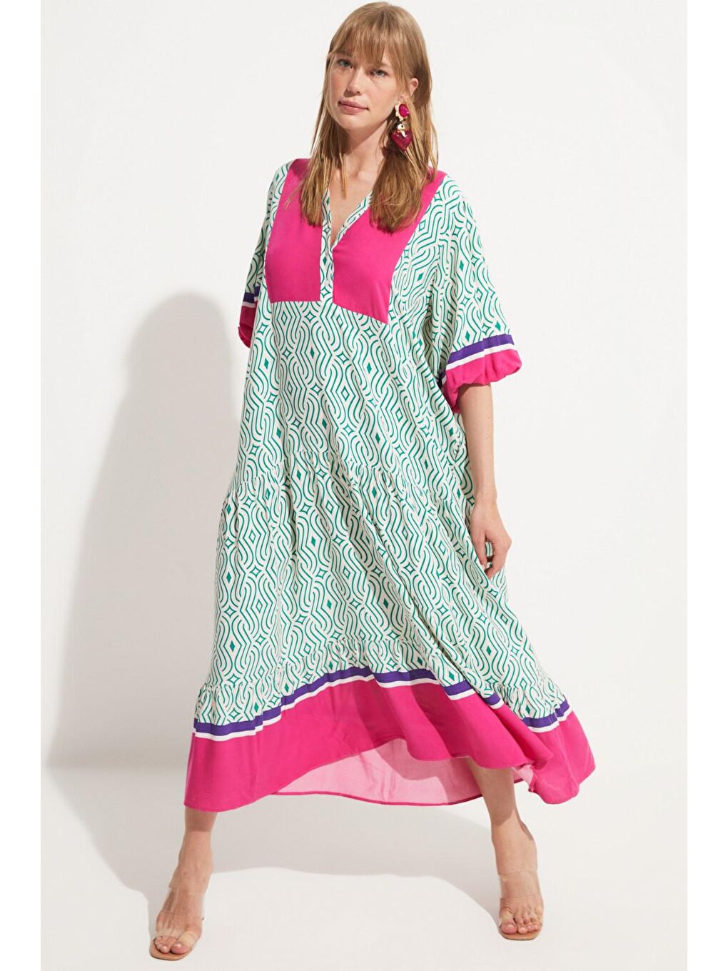 Karışık Kadın Desenli Rahat Kesim V Yaka Maxi Elbise-1