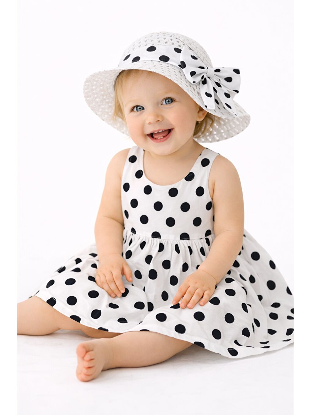 Siyah Puantiye Desenli Fiyonk Detaylı Kız Bebek Elbise-6