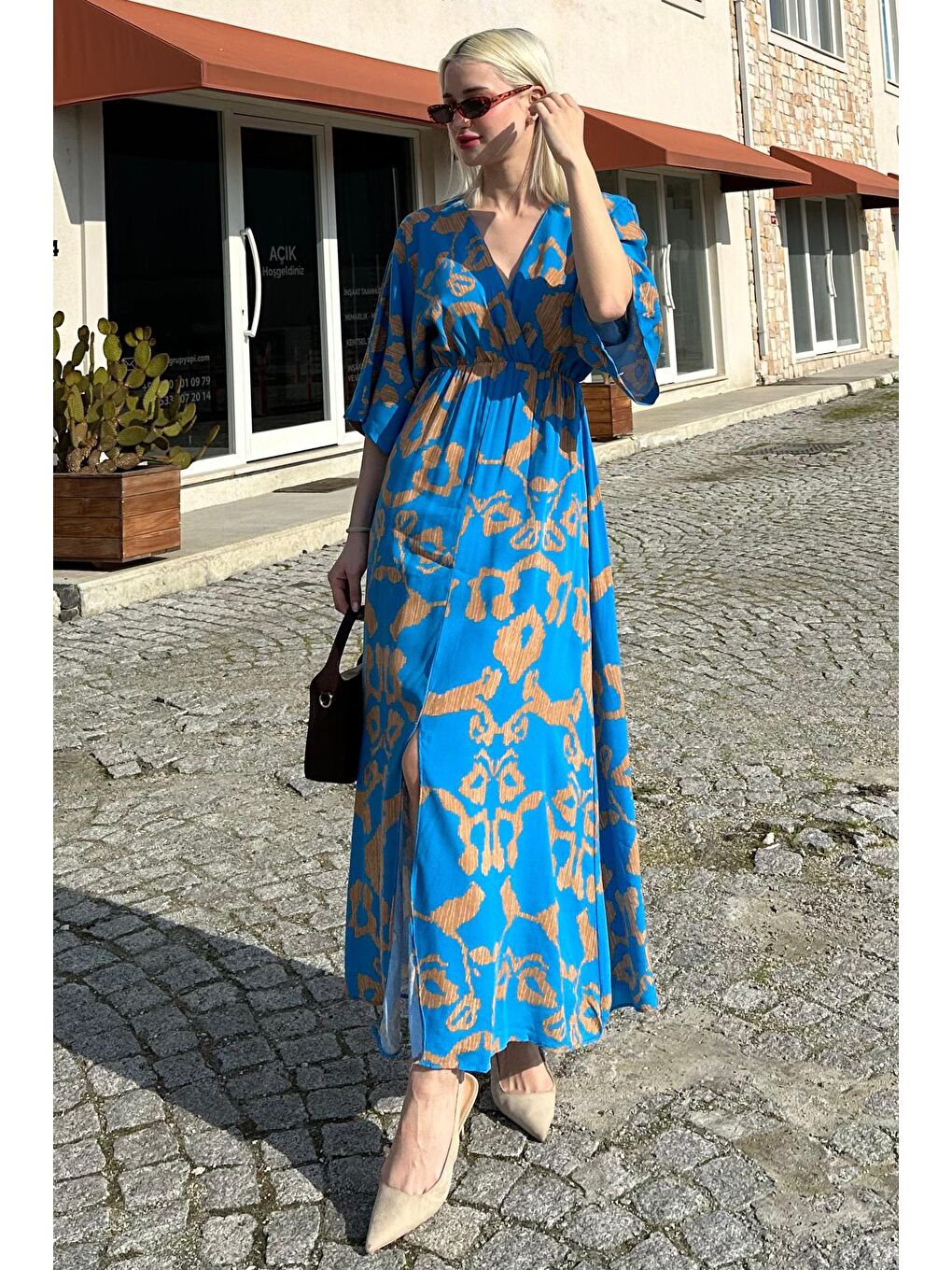 Mavi Desenli Yırtmaç Detaylı Uzun Elbise Mg2322-1