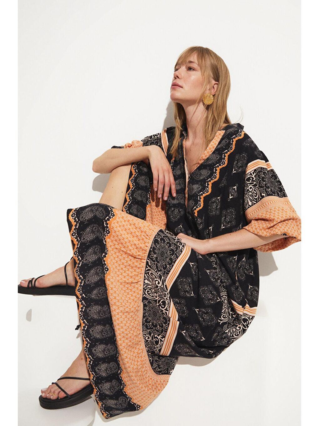 Siyah Kadın Desenli Rahat Kesim V Yaka Maxi Elbise-2