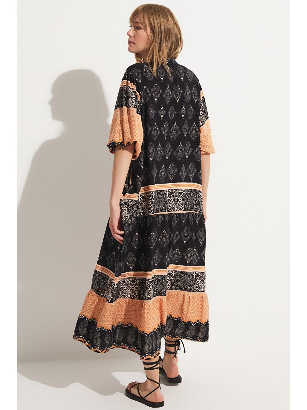 Siyah Kadın Desenli Rahat Kesim V Yaka Maxi Elbise-3