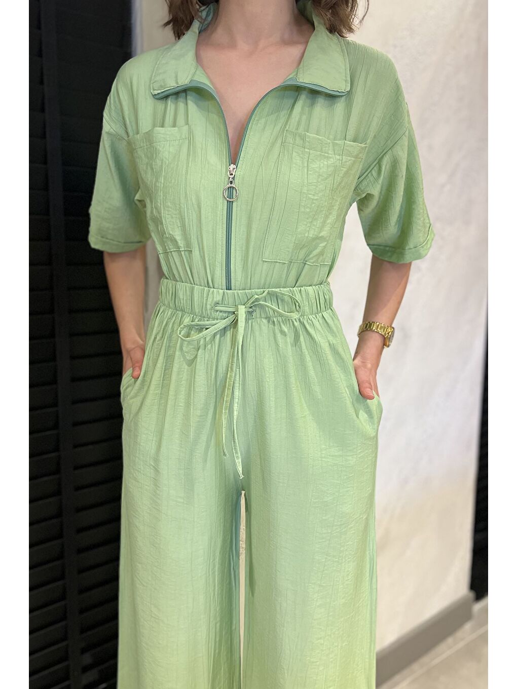 Yeşil Yarım Fermuarlı Bel Lastikli Kısa Kol Tulum-3