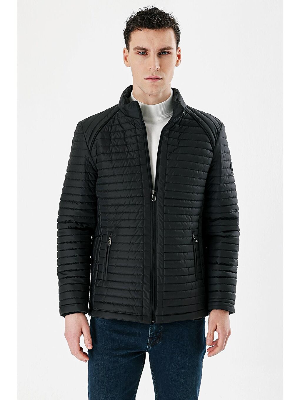 Siyah Kapitone Dolumlu Dik Yaka Astarlı Slim Fit Dar Kesim Casual Şişme Mont 1007235264