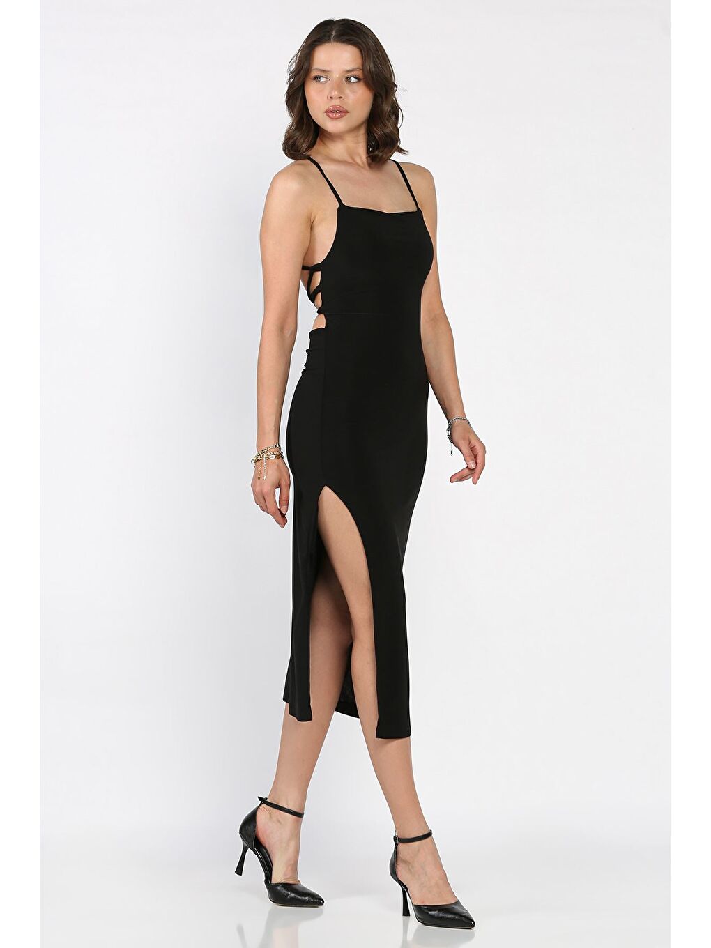 Siyah Sırt Dekolteli Yırtmaçlı Elbise