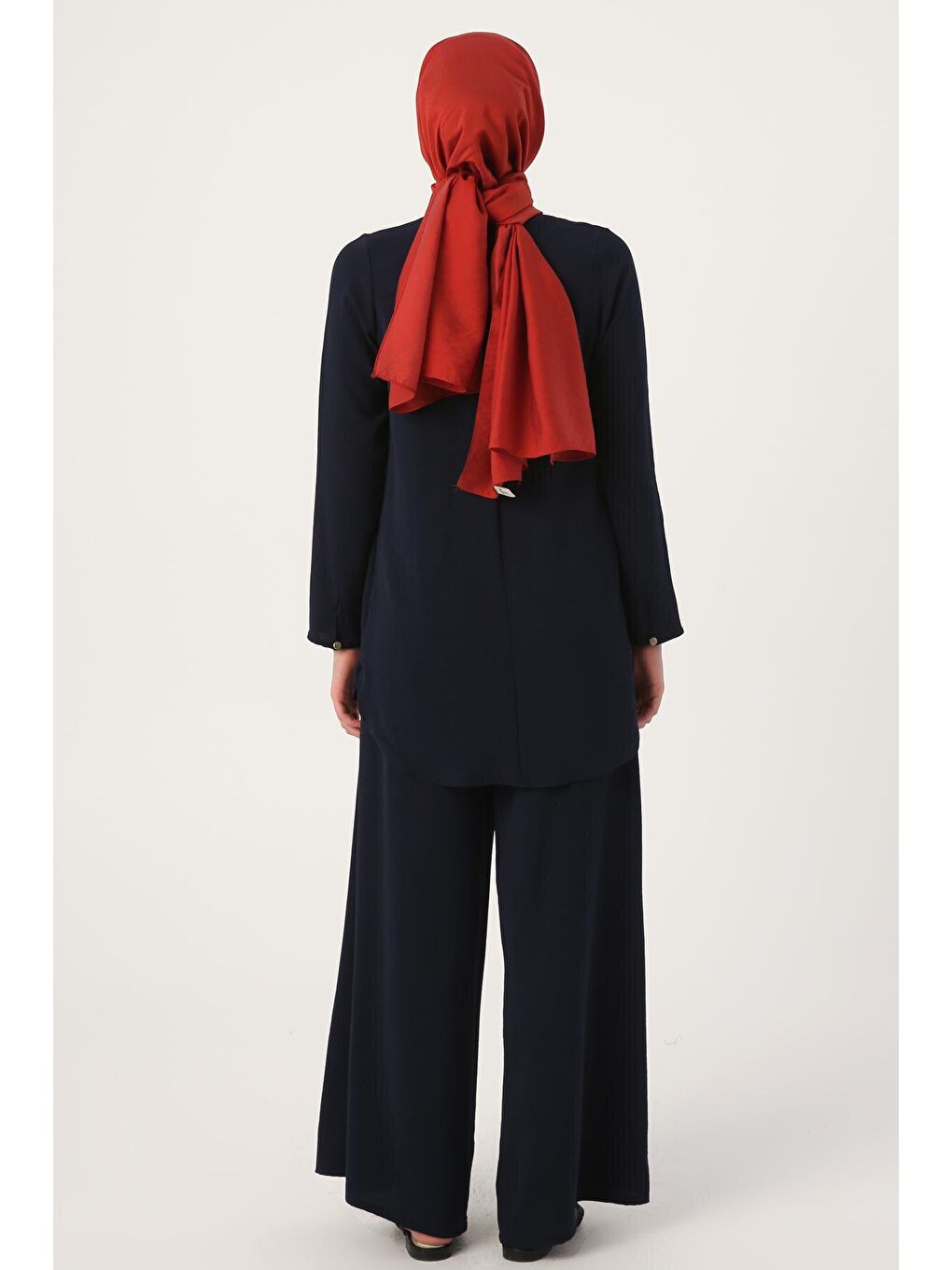 Lacivert Kolyeli Pantolonlu Takım-3