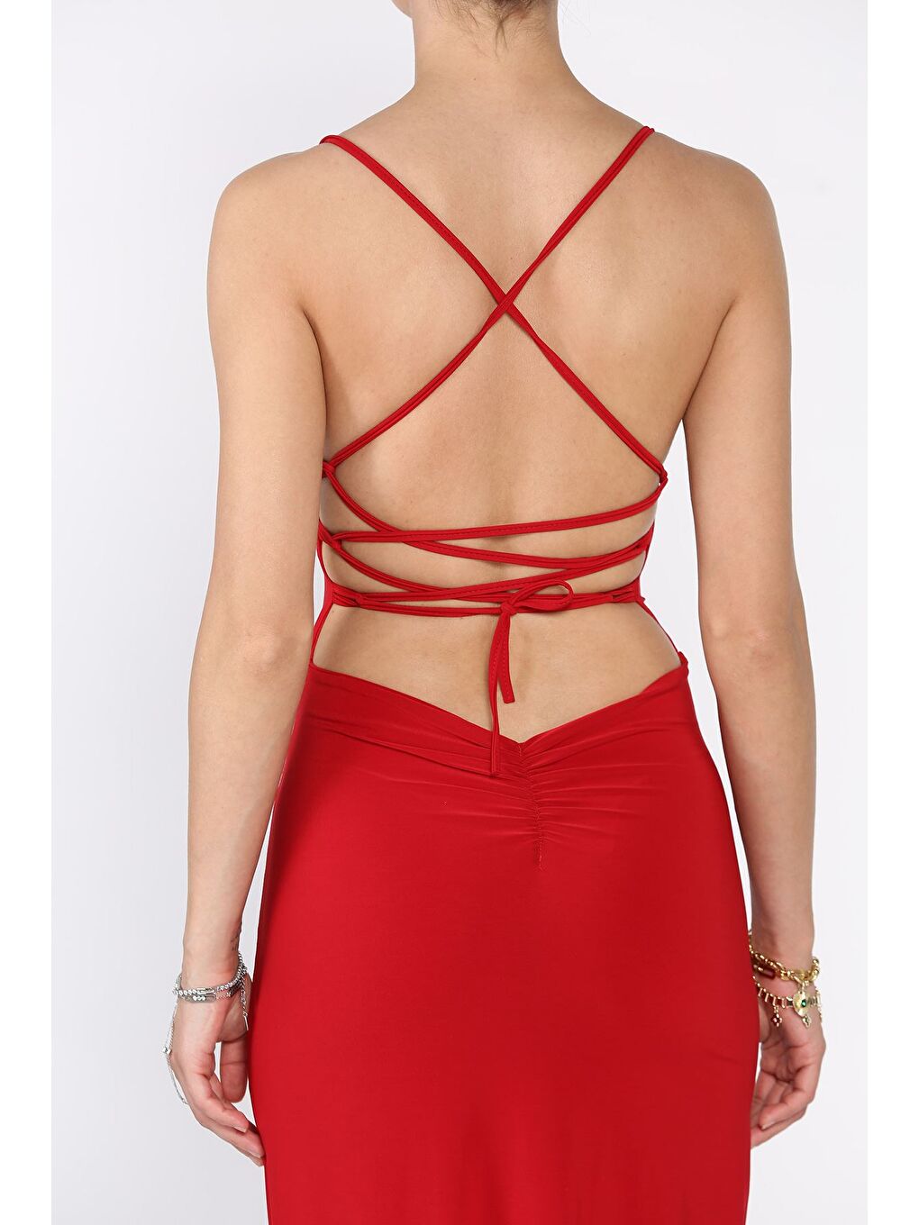 Kırmızı Sırt Dekolteli Yırtmaçlı Elbise-3