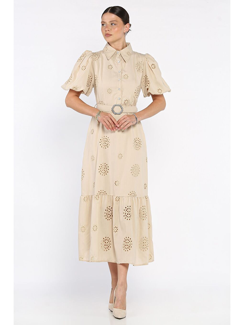 Bej Kadın Kemer Detaylı Balon Kol Brode Elbise-1