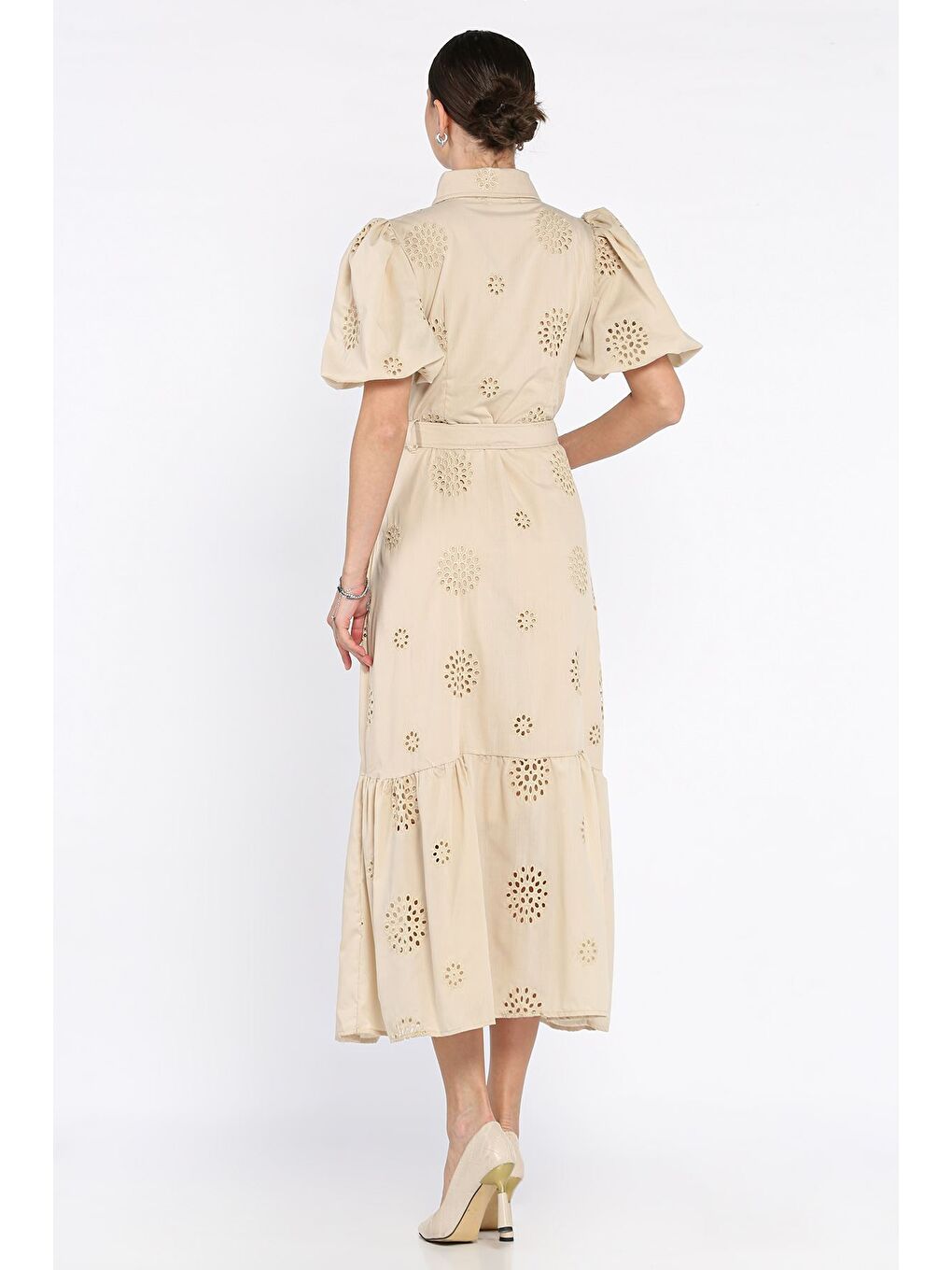 Bej Kadın Kemer Detaylı Balon Kol Brode Elbise-2