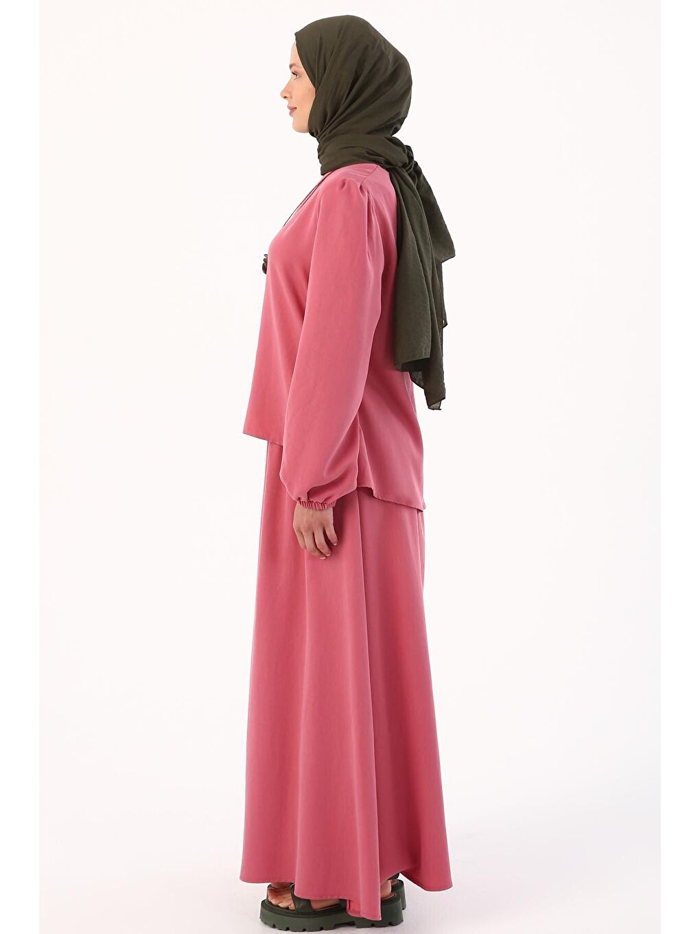 Pembe Gül Kolyeli Büzgülü Kollu Rahat Kalıp Etekli Takım-2