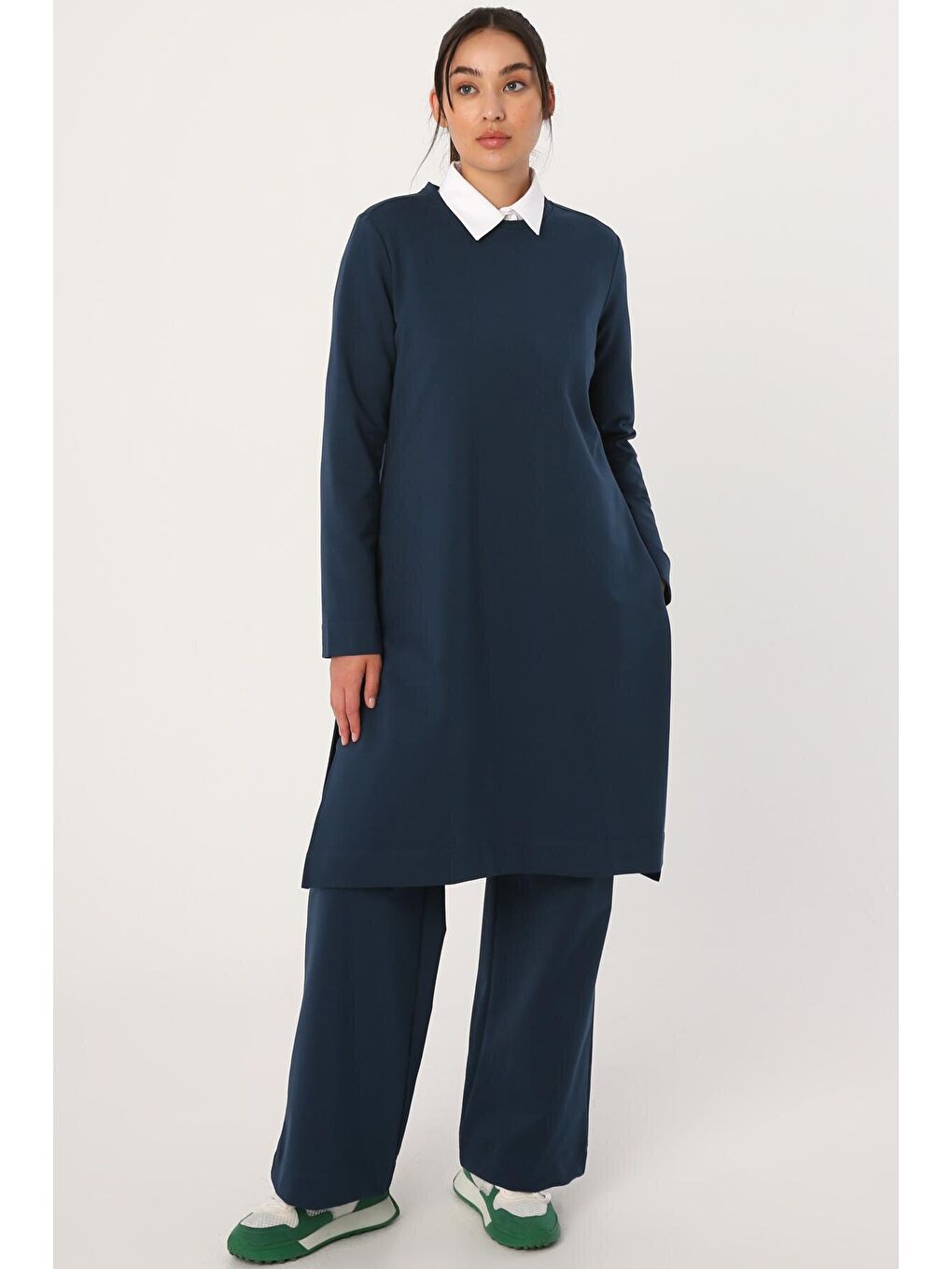 Koyu İndigo Yanları Yırtmaçlı Pantolonlu Cepli Takım