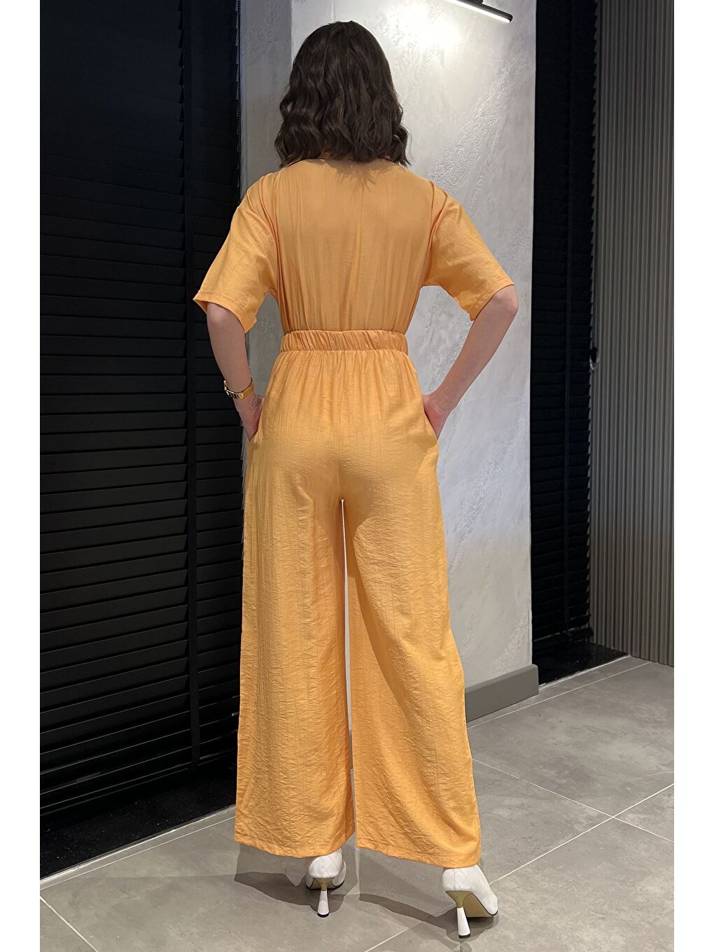 Kahverengi Yarım Fermuarlı Bel Lastikli Kısa Kol Tulum-2