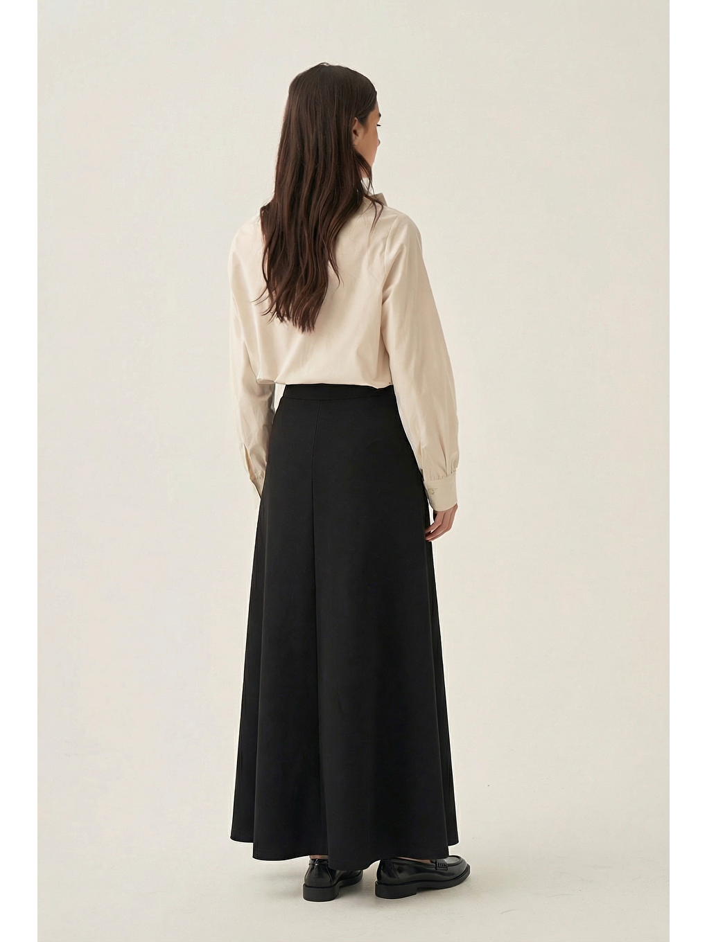 Siyah-Yumuşak Dokulu Çan Etek-2