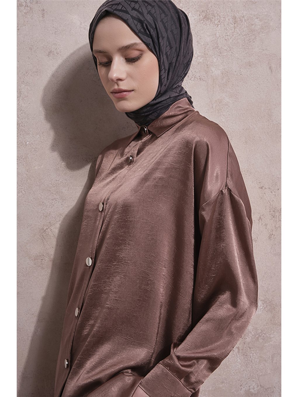 Kırışık Efektli Metal Düğmeli Tunik Kahverengi-1
