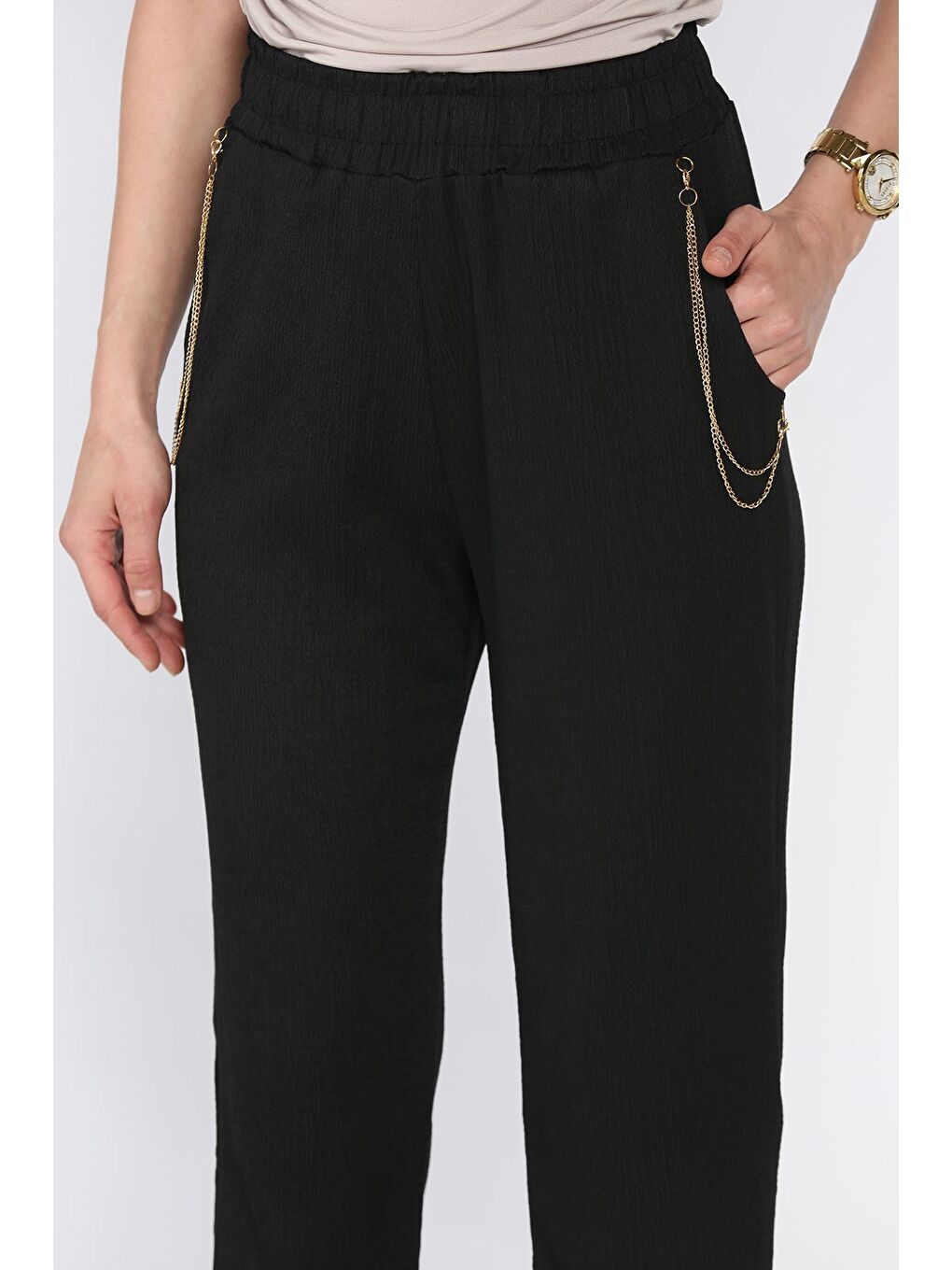 Siyah Kadın Bel Lastikli Zincir Aksesuarlı Duble Paça Pantolon-2