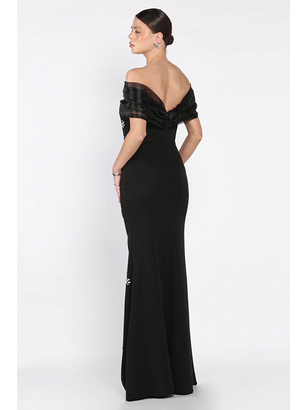 Siyah Tül Detaylı Taşlı Straplez Abiye Elbise-2