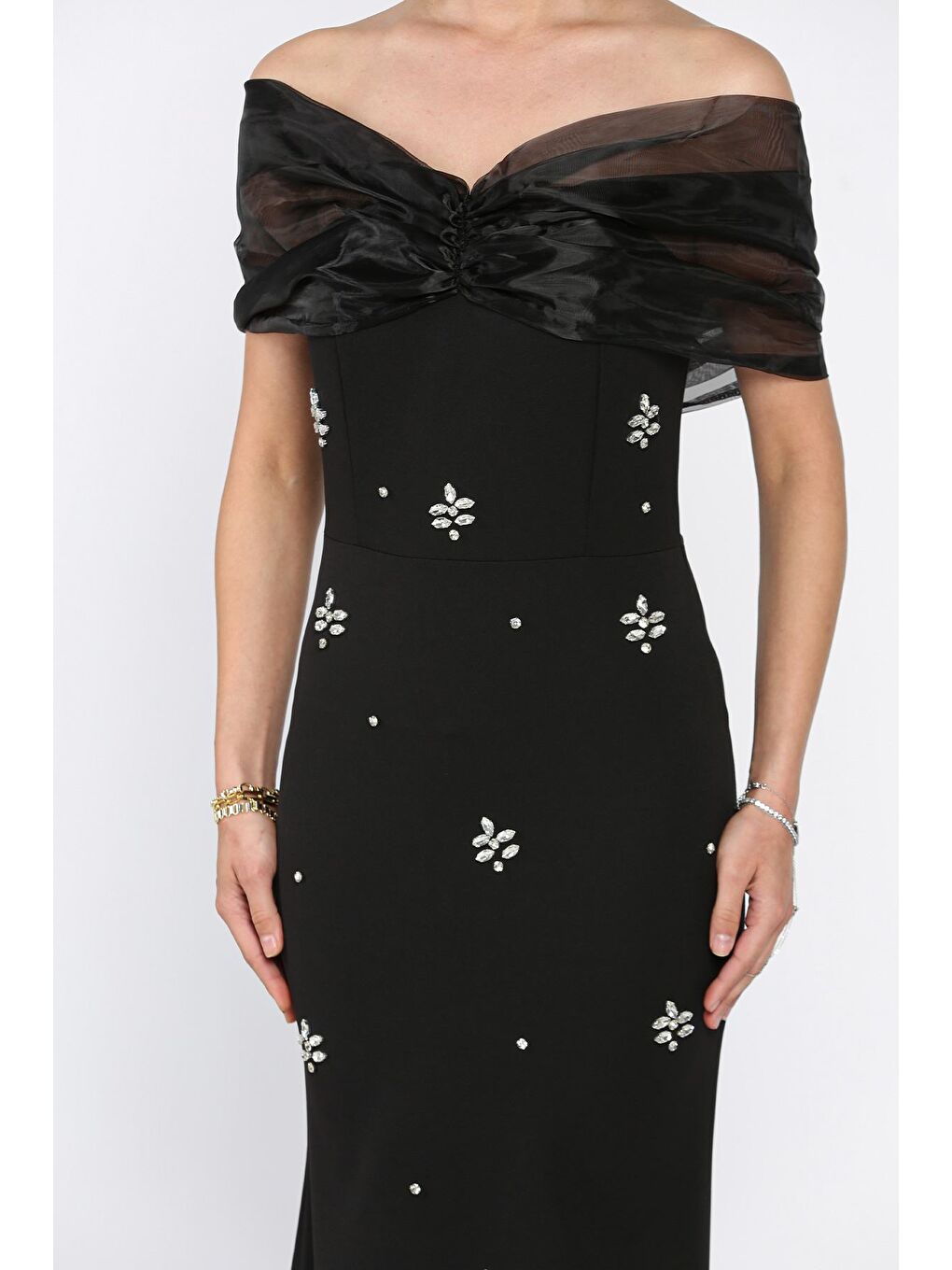 Siyah Tül Detaylı Taşlı Straplez Abiye Elbise-4