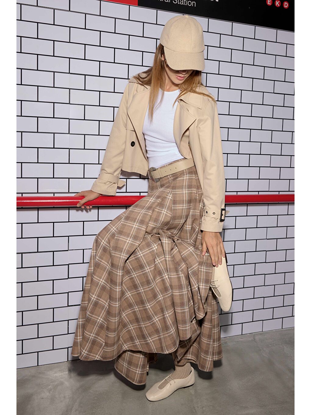 Volanlı Ekose Etek Bej