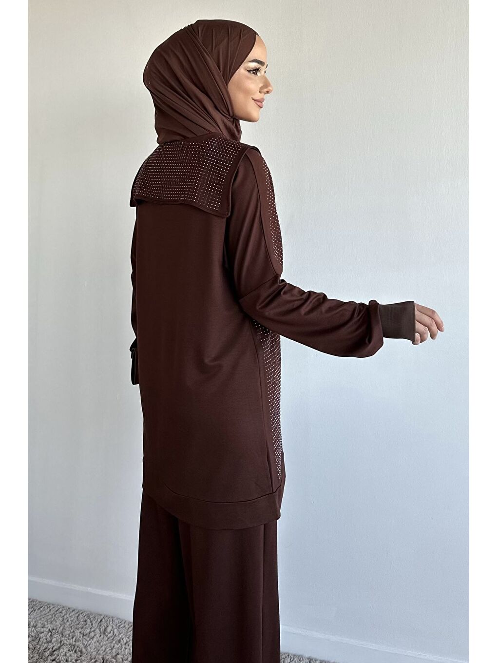 Kahverengi Ön Boydan Fermuarlı Taş İşlemeli Tunik Bel Lastikli Pantolon Tesettür İkili Takım-6