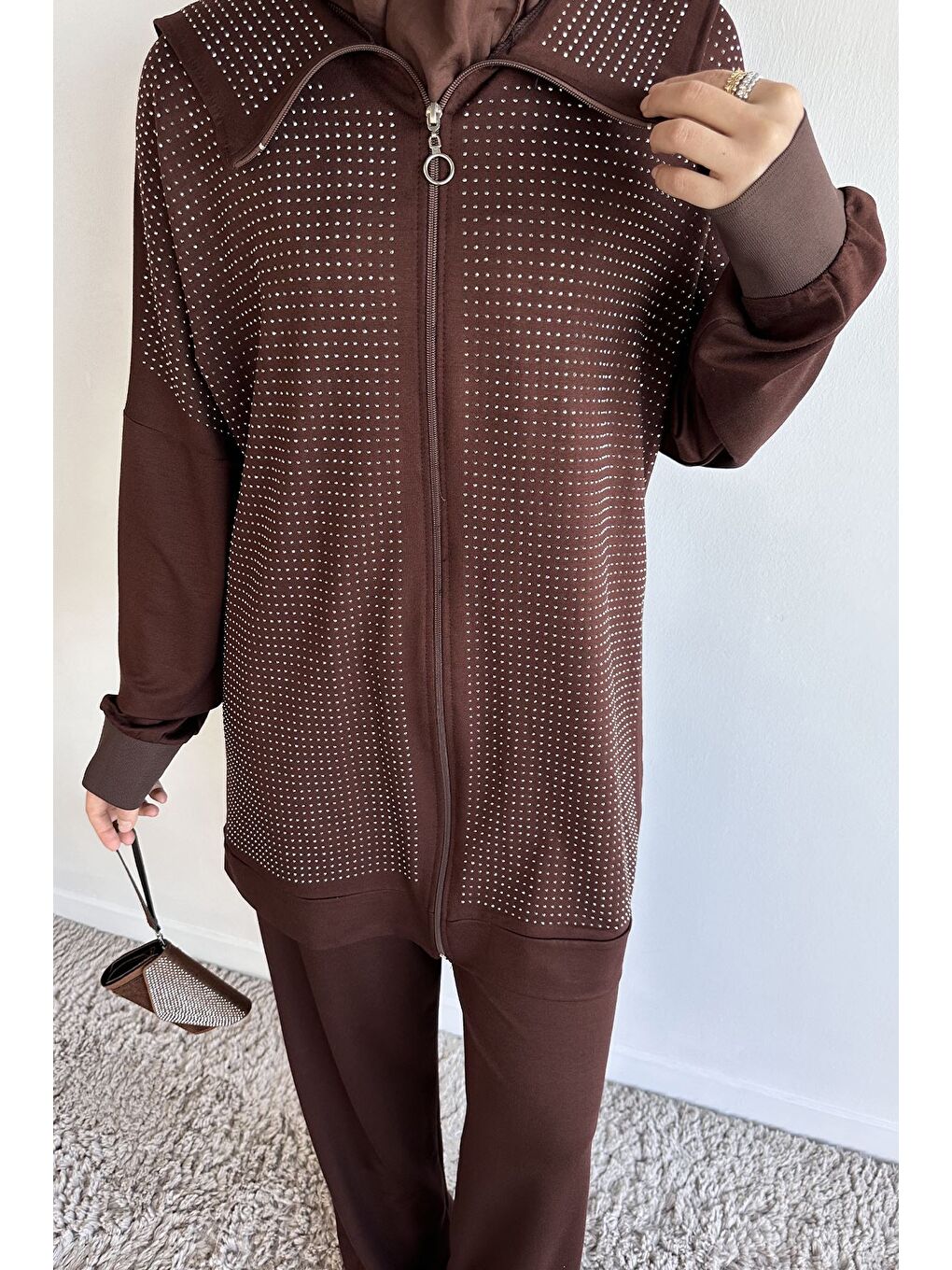 Kahverengi Ön Boydan Fermuarlı Taş İşlemeli Tunik Bel Lastikli Pantolon Tesettür İkili Takım-9
