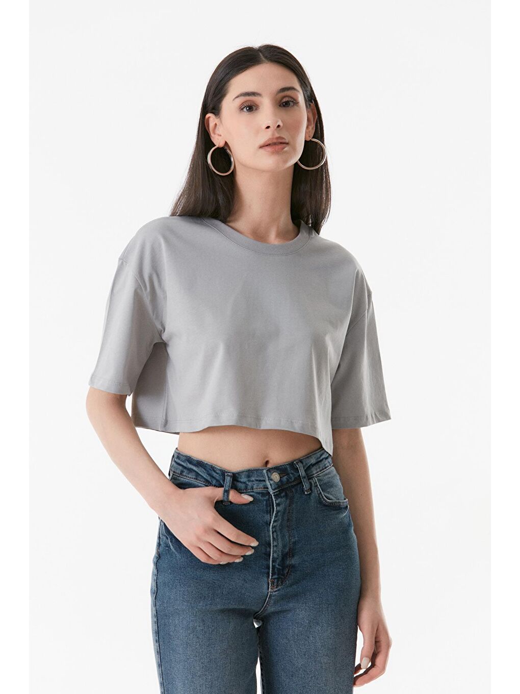 Gri Basic Bisiklet Yaka Oversize Crop Tişört-1