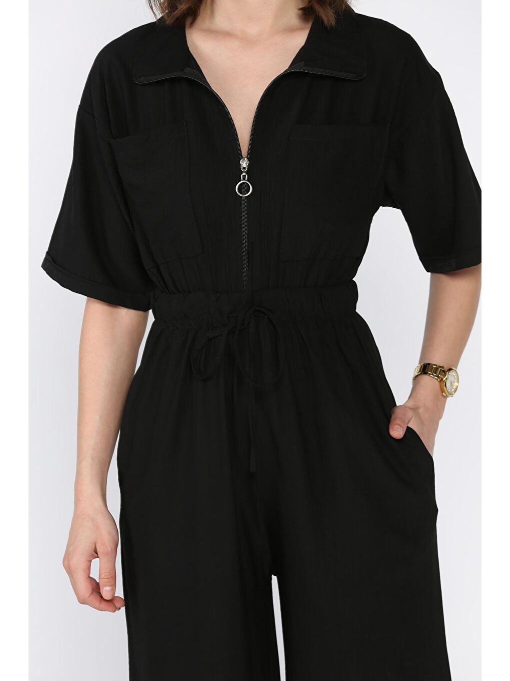 Siyah Yarım Fermuarlı Bel Lastikli Kısa Kol Tulum-3