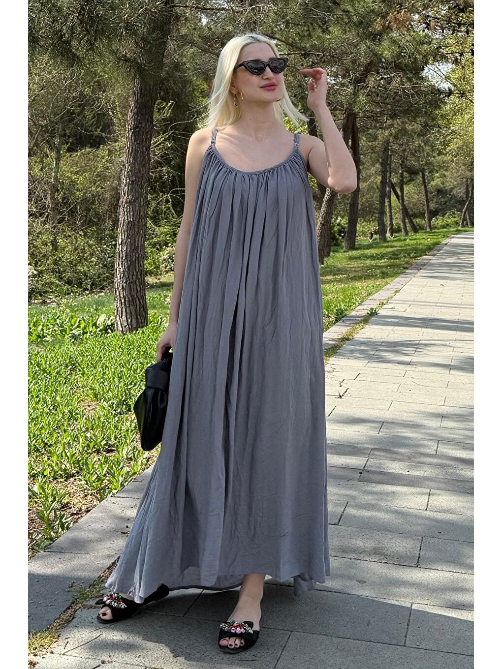 Gri Halter Yaka Yırtmaç Detaylı Desenli Uzun Elbise Mg2162-4