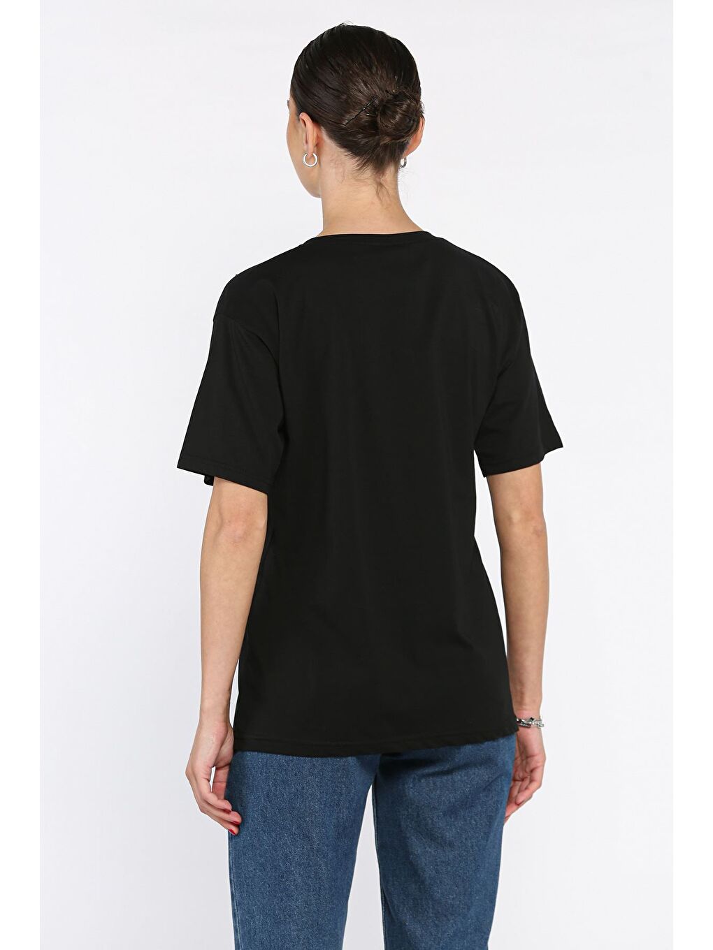 Siyah Kadın Yazı Baskılı Taşlı Bisiklet Yaka Tişört-2