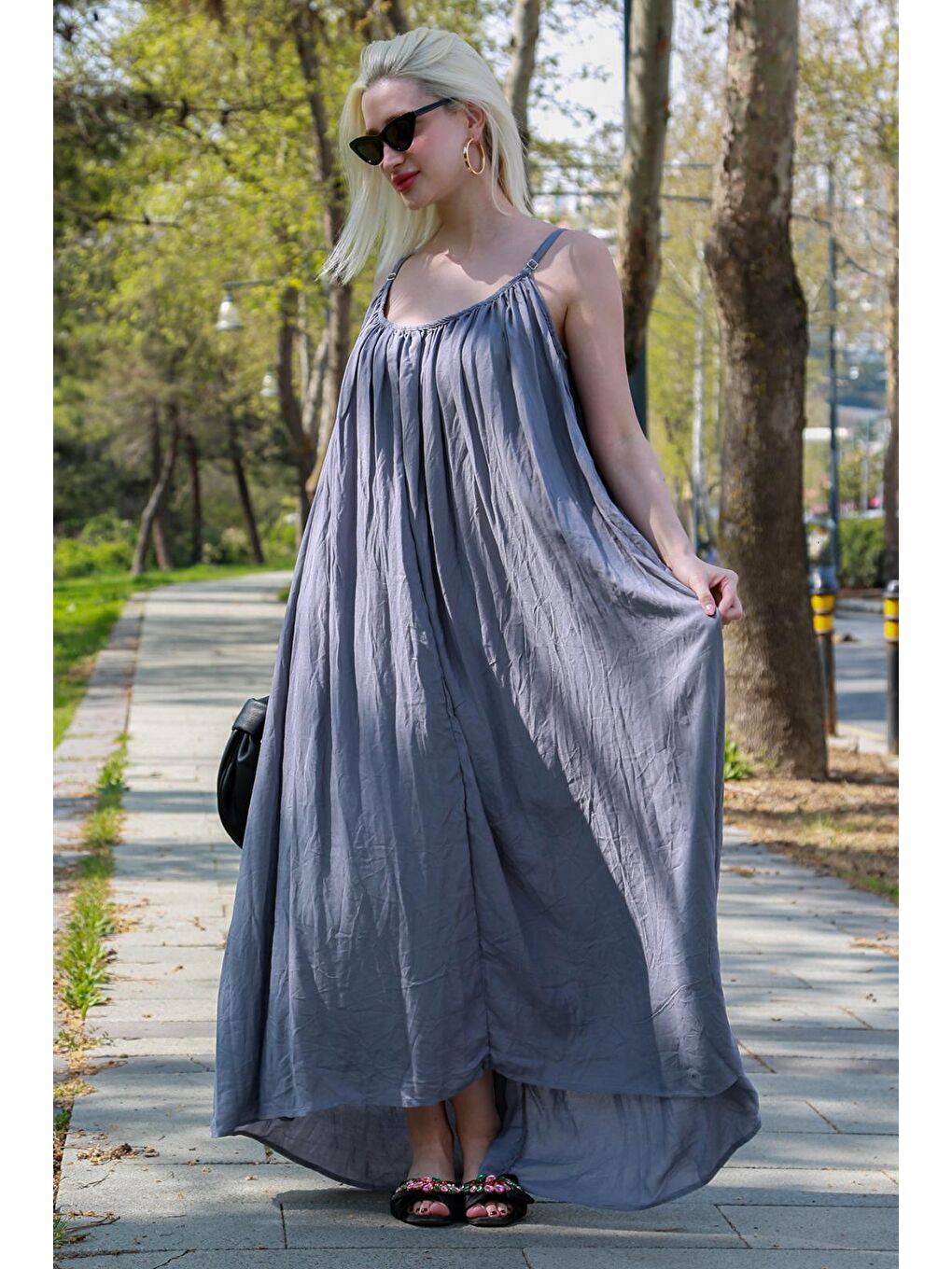 Gri Halter Yaka Yırtmaç Detaylı Desenli Uzun Elbise Mg2162-5