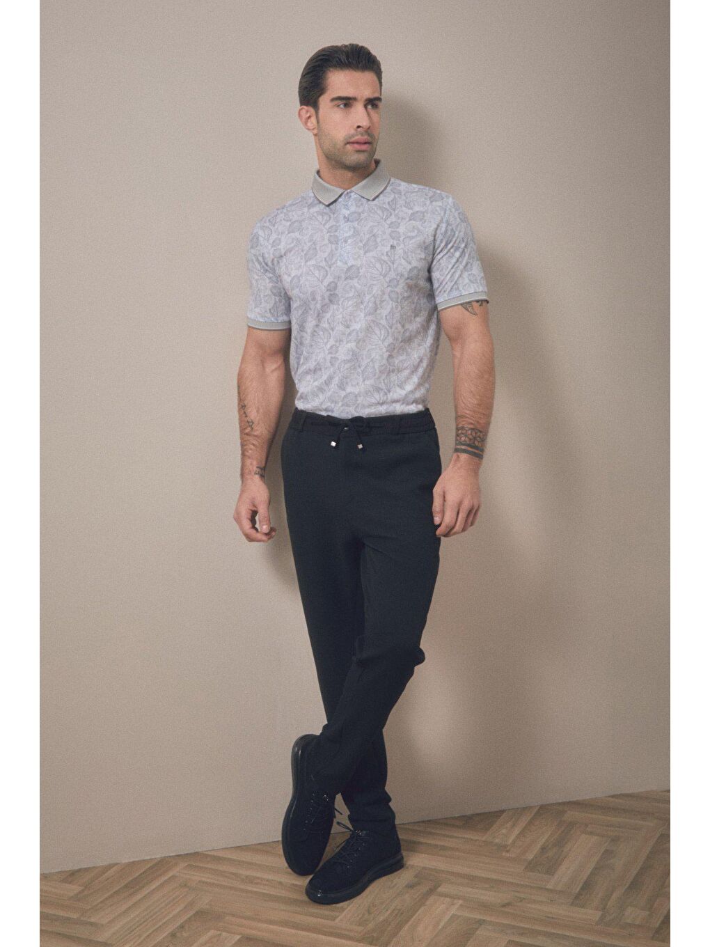 Siyah Waffle Kumaş Beli Bağcıklı Erkek Pantolon-1