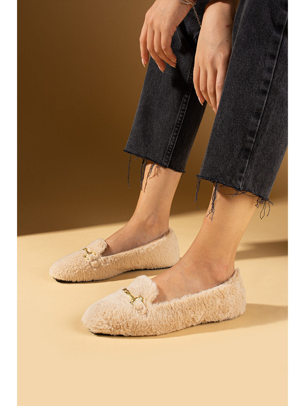 Bej Gold Tokalı Pelüş Tüylü Kumaş Kadın Babet P01 34 24