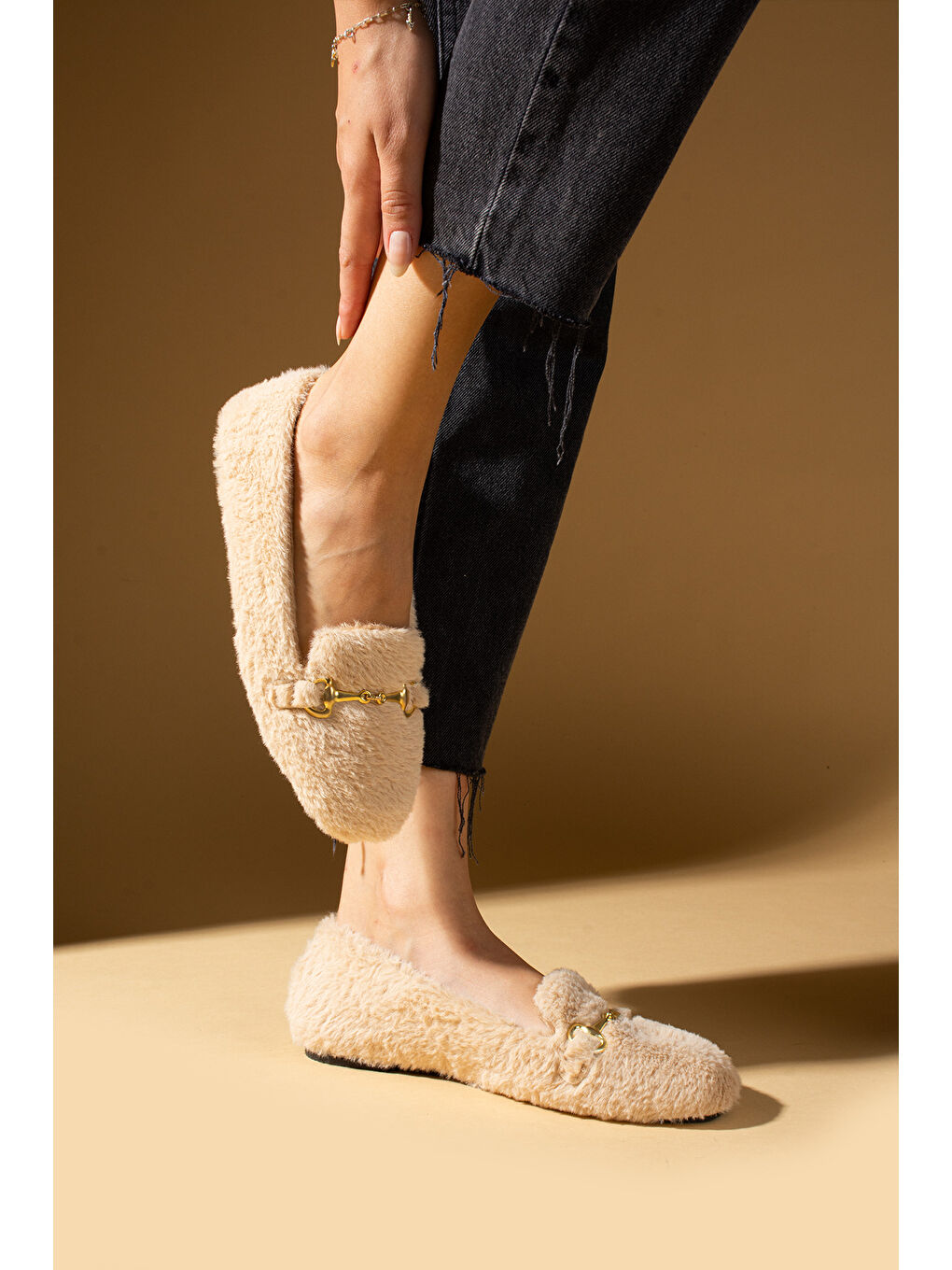 Bej Gold Tokalı Pelüş Tüylü Kumaş Kadın Babet P01 34 24-1