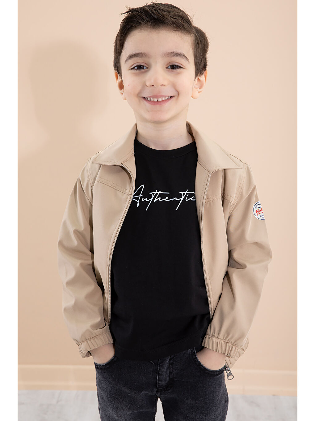 Kahverengi Erkek Çocuk Kahve Sırtı Baskılı Fermuarlı Ceketli Pantolonlu 3lü Takım 20282-1