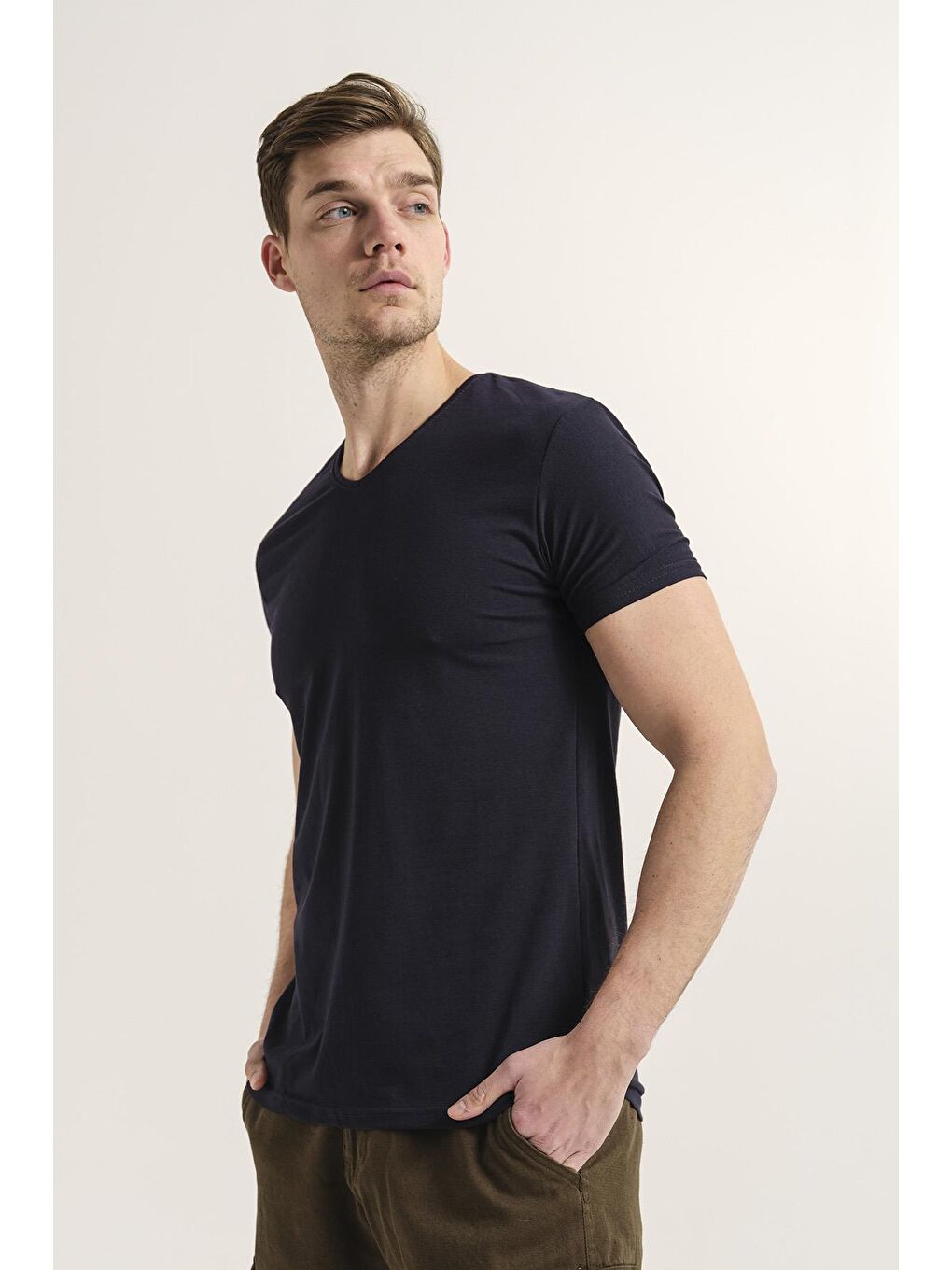 Lacivert V Yaka Slim Fit Basic Erkek Tişört-1