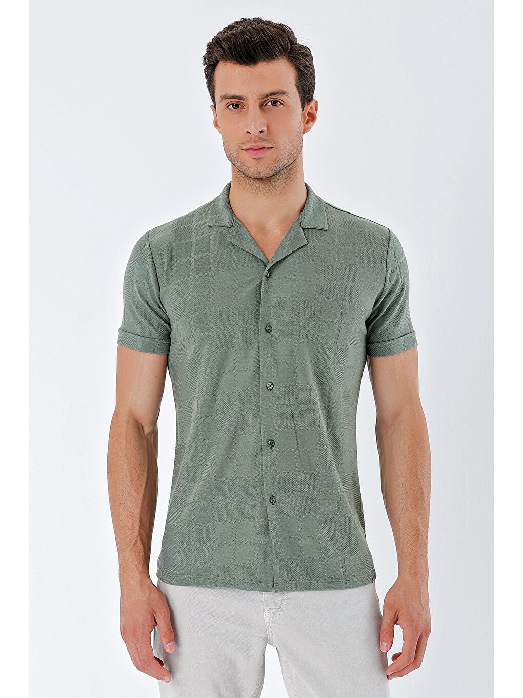 Koyu Haki Kısa Kollu Desenli Jakarlı Apaş Yaka Cepsiz Casual Slim Fit Dar Kesim Gömlek 1004230152-4