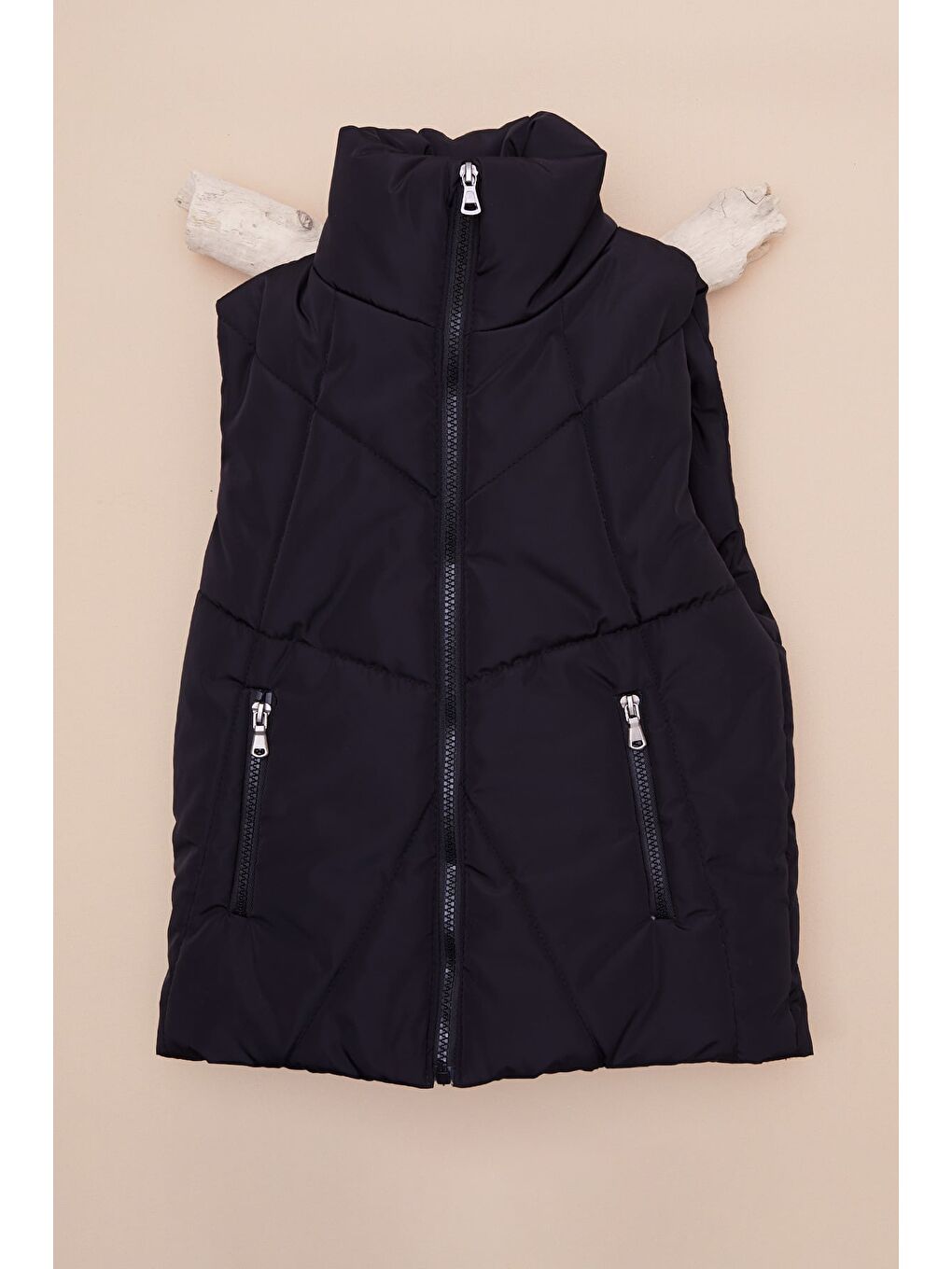 Siyah Fermuarlı Dik Yaka Kız Çocuk Şişme Yelek