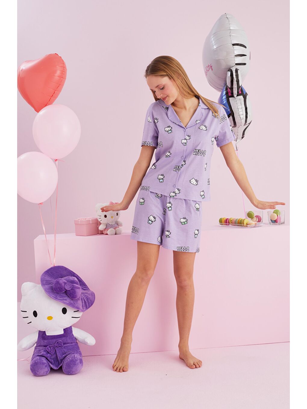 SİYAH İNCİ Lila Hello Kitty Lisanslı %100 Pamuk Lila Çok Renkli Düğmeli Şort Pijama Takım - 1